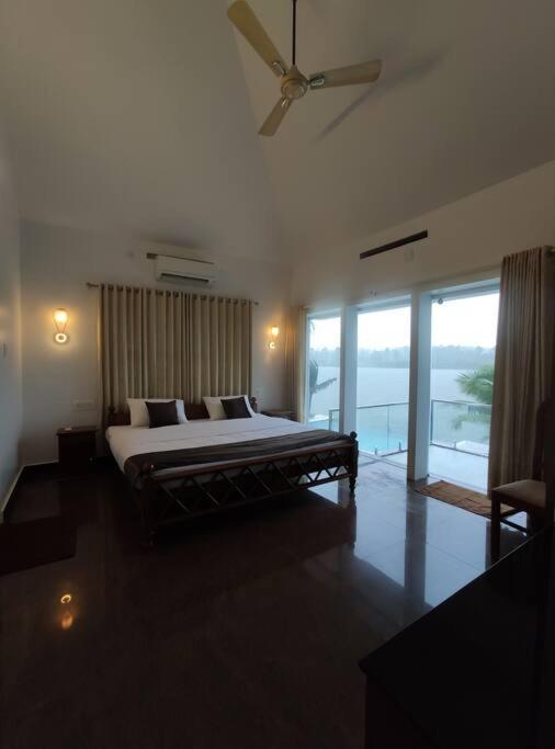 Riveria Portico - River Side 6 Bedroom Private Pool Bungalow North Paravur Luaran gambar