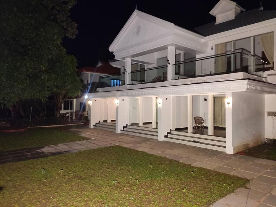Riveria Portico - River Side 6 Bedroom Private Pool Bungalow North Paravur Luaran gambar